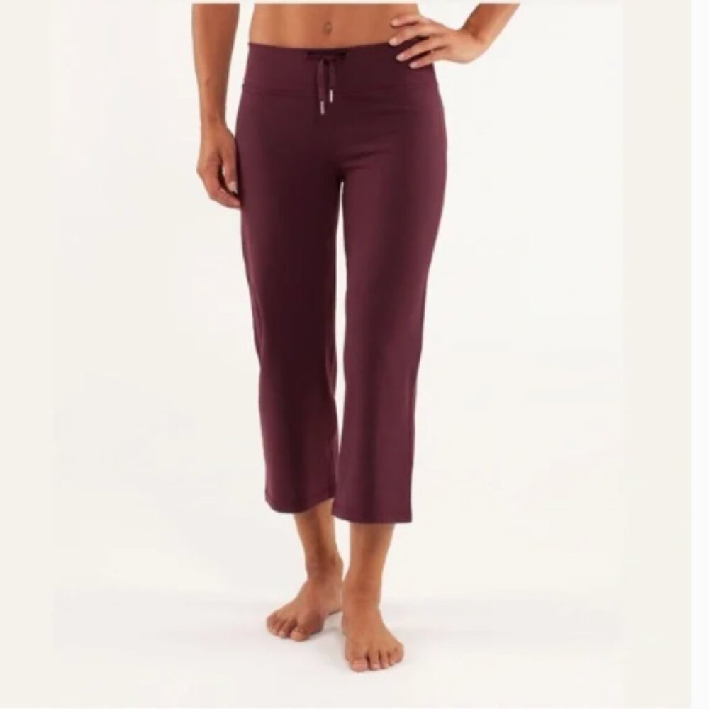 LULULEMON Relaxed Fit Crop Burgundy Pants (110)